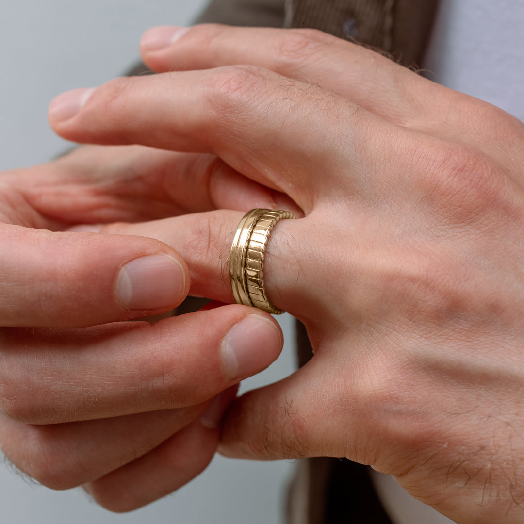 Slim Diagonal Groove Ring