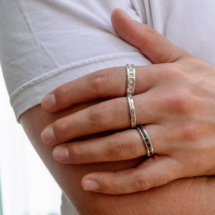 Slim Single Groove Ring