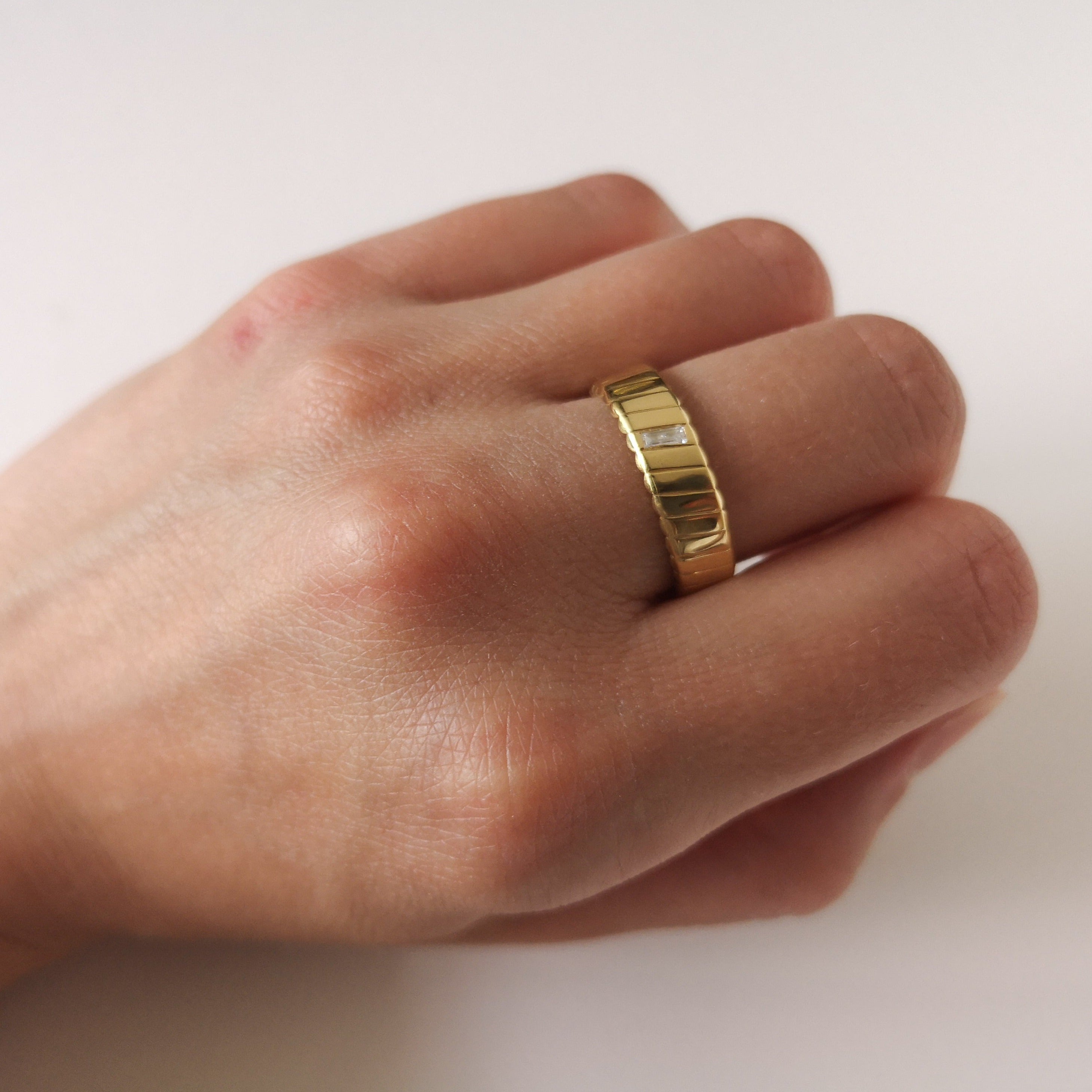 Groove engagement rings clearance